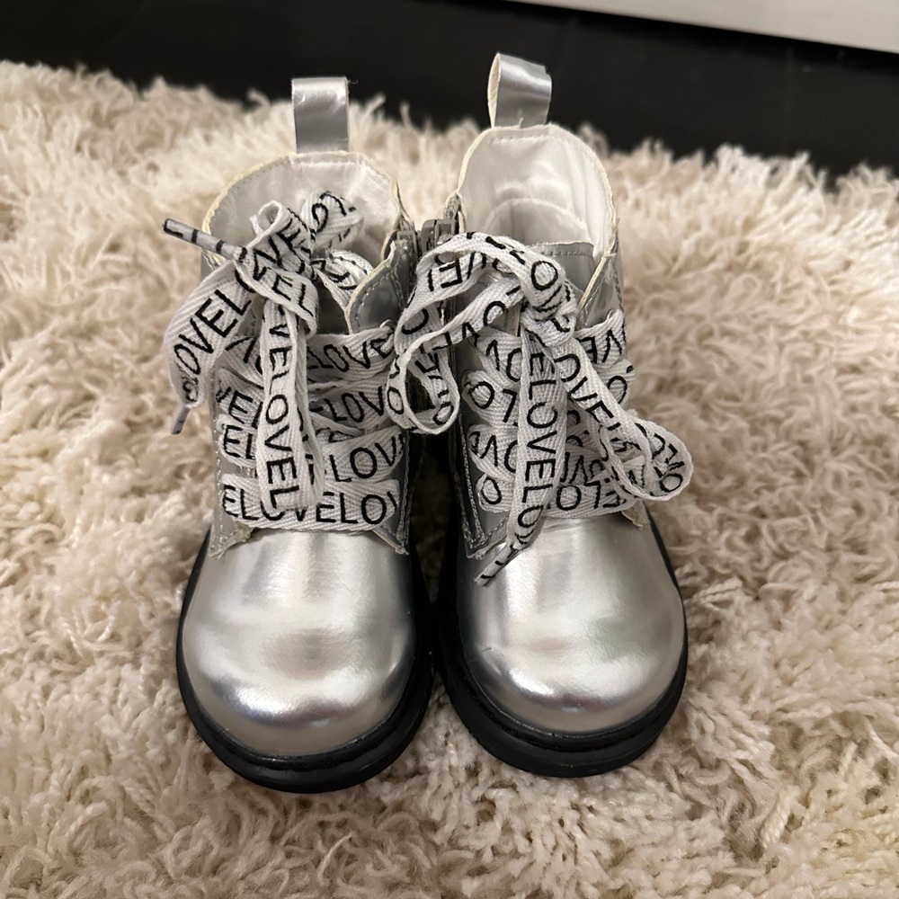 Sz 5 toddler silver boots